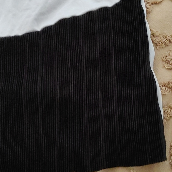 Boohoo Top Size 4 - Picture 3 of 7